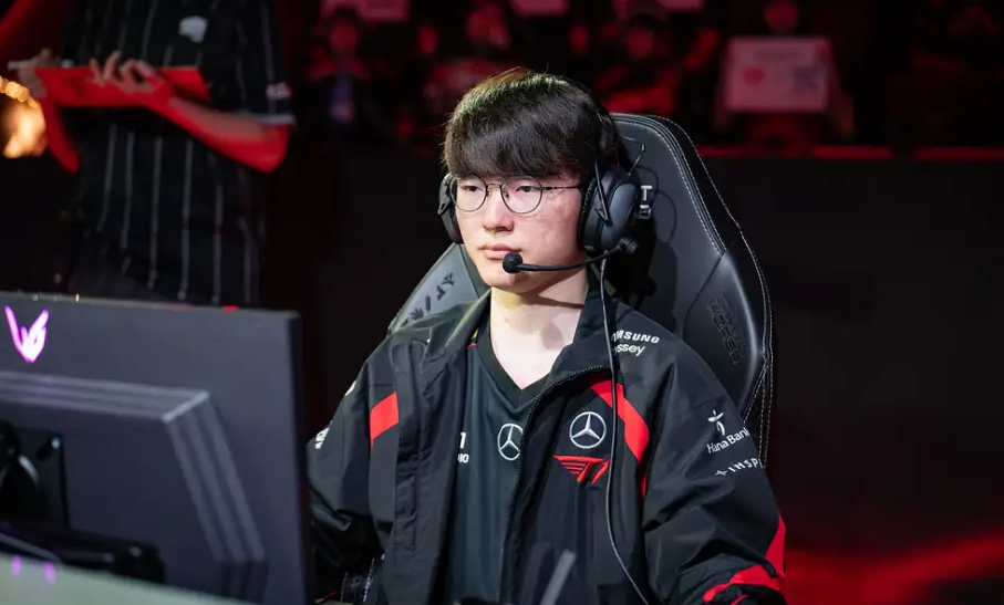 开云体育网址-Faker重返赛场，最后时刻胜出首场状态出色，G2观众沸腾！-开云体育网址