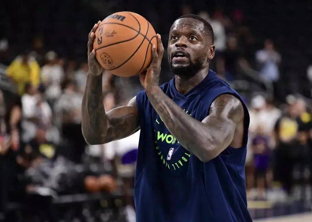 开云体育网址-浓眉哥连续七场比赛得分超过领先优势明显，瑞士队不断突破！再创辉煌时刻-开云体育网址